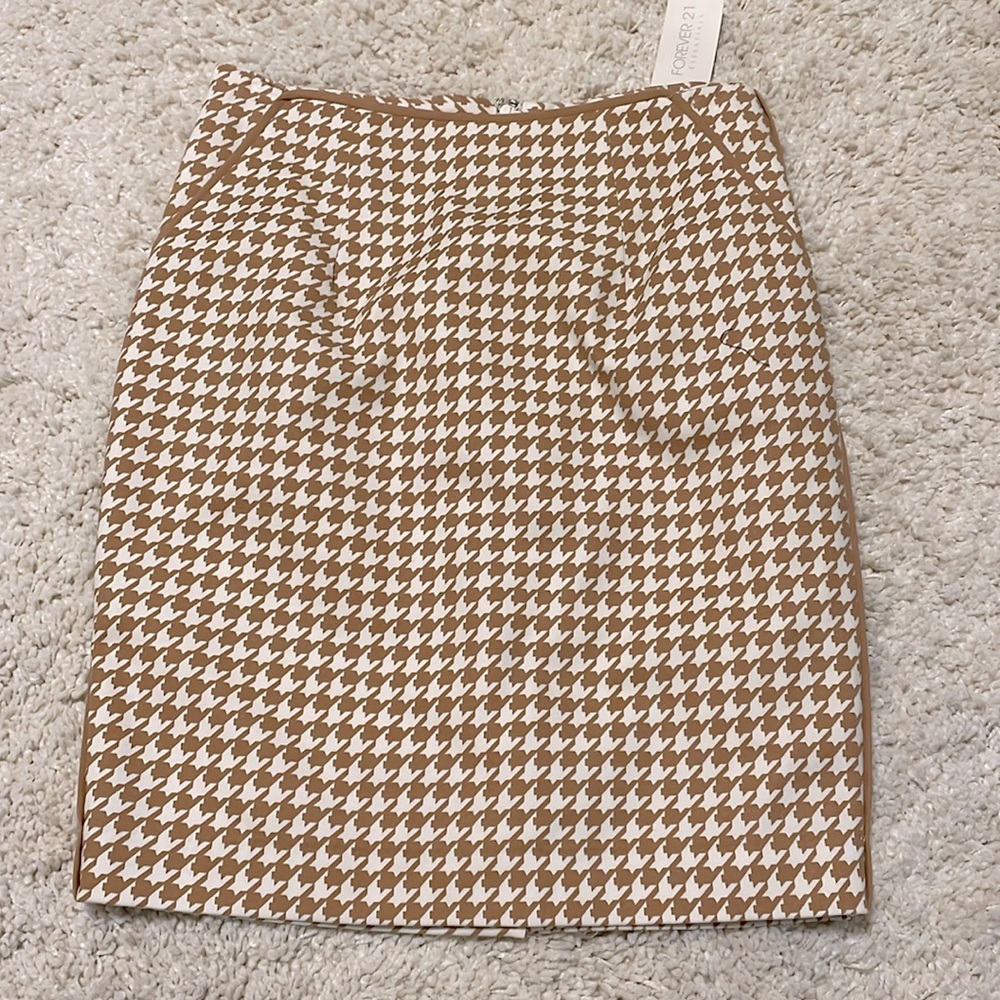 Forever 21 skirt cream nude white pencil skirt knee houndstooth small